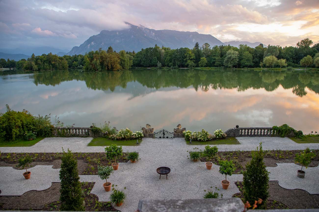 Sommerfest 2021 neben dem neu gestalteten Gartenparterre, Salzburg Global Seminar, Schloss Leopoldskron August 2021